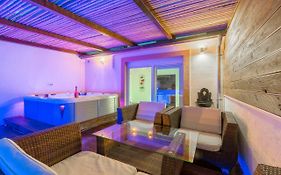 Tino Luxury apartment with jacuzzi